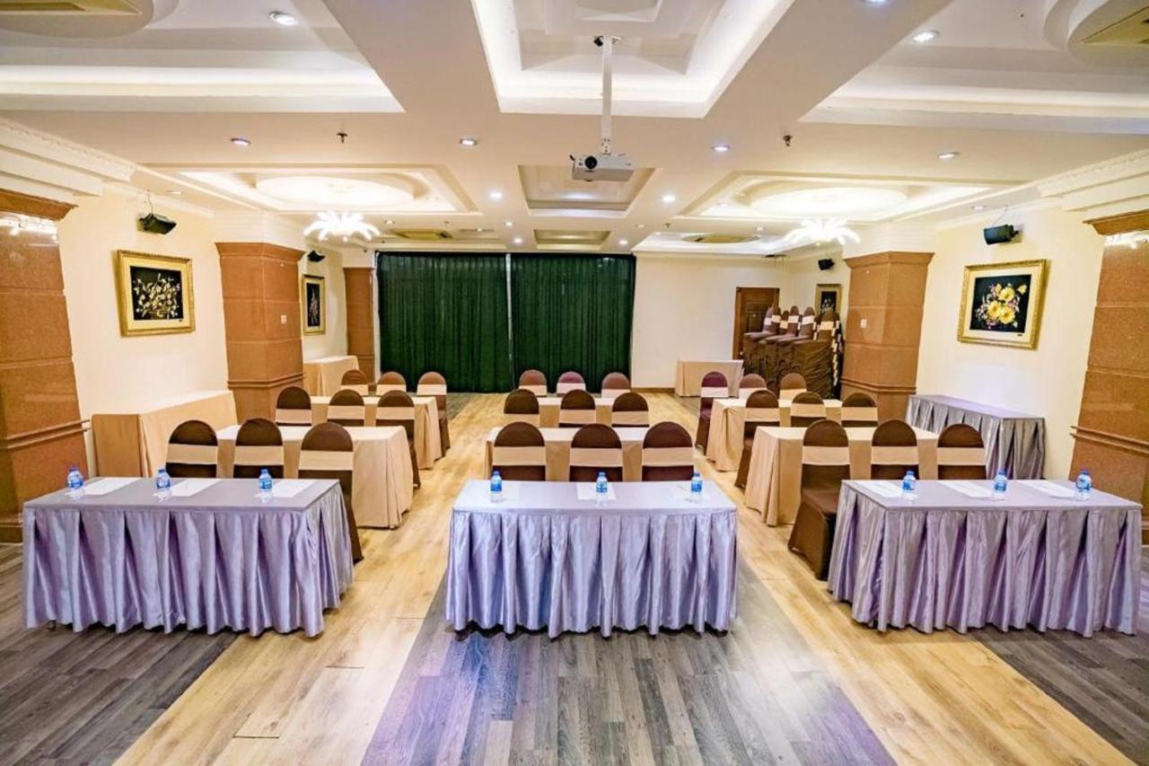 Adina 3 Star Hotel Дананг Екстериор снимка